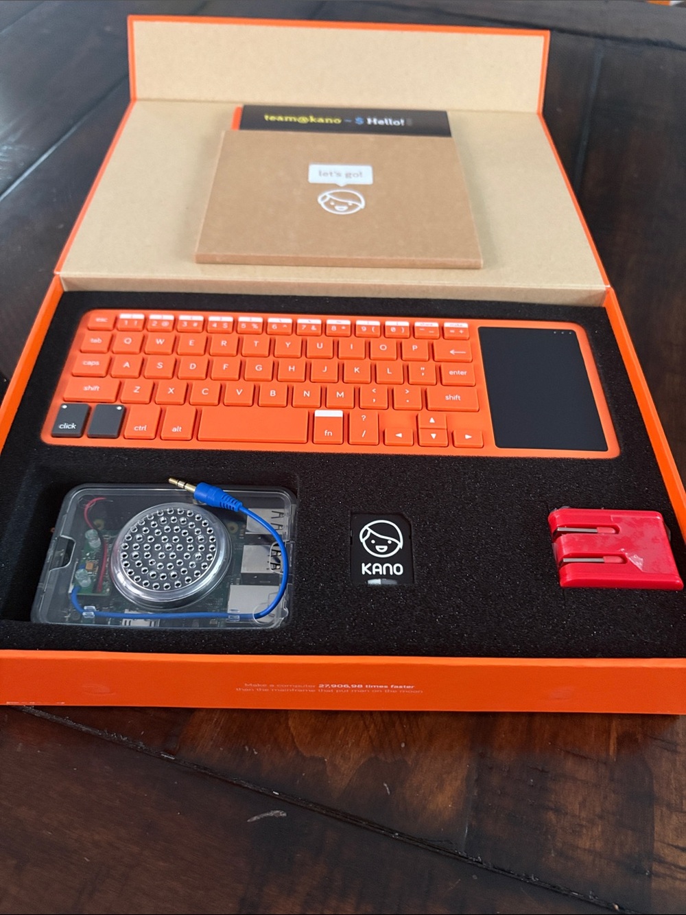KANO Computer Kit- Make a computer/Learn to code - Picture 5 of 8
